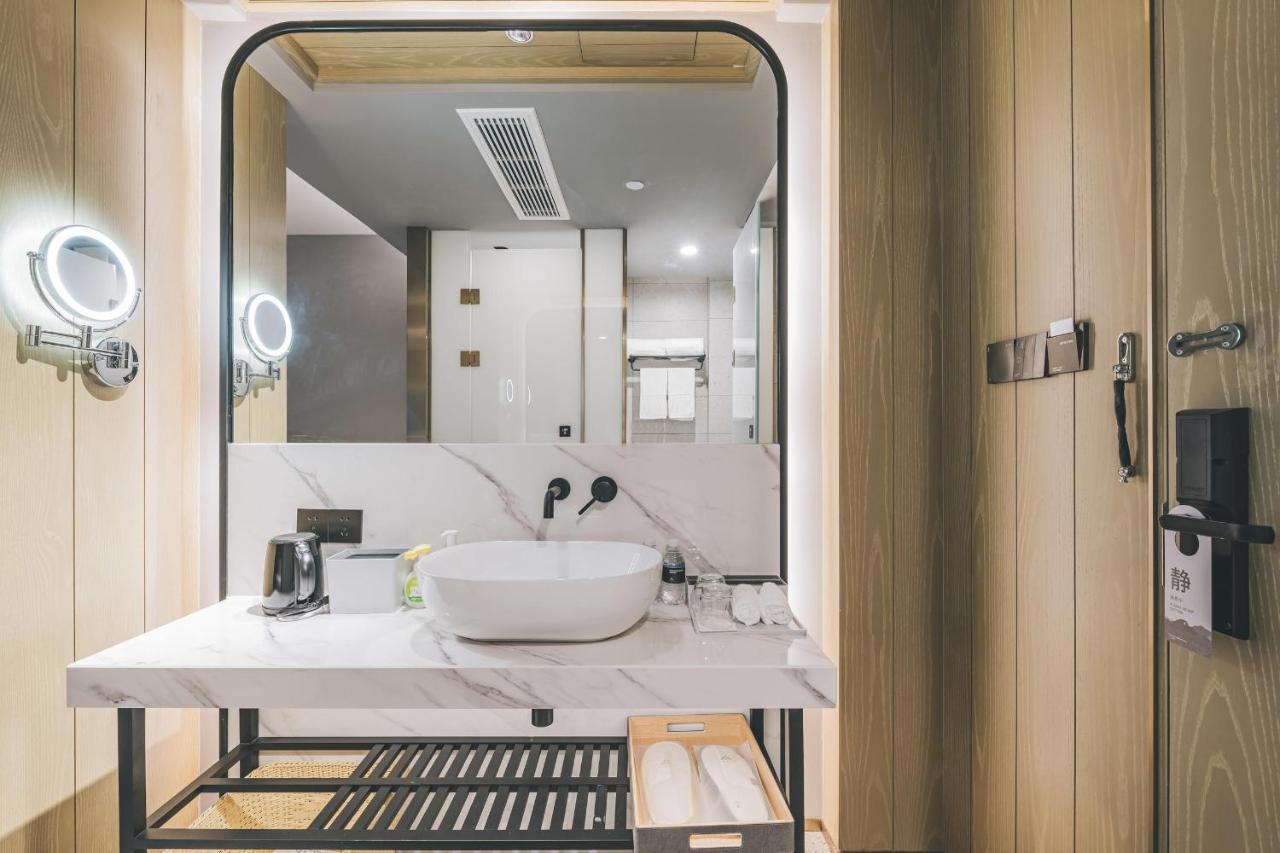 Atour X Hotel The Bund East Nanjing Road Шанхай Екстериор снимка