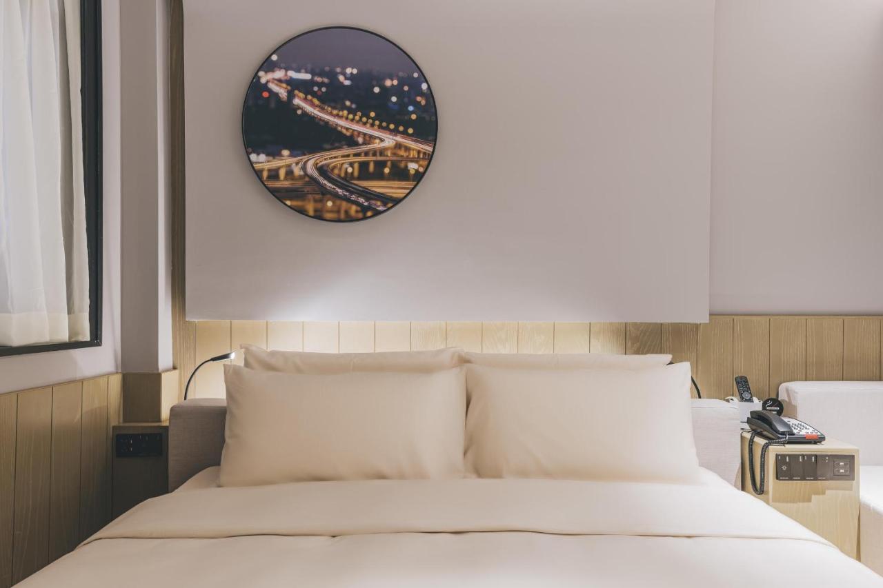 Atour X Hotel The Bund East Nanjing Road Шанхай Екстериор снимка
