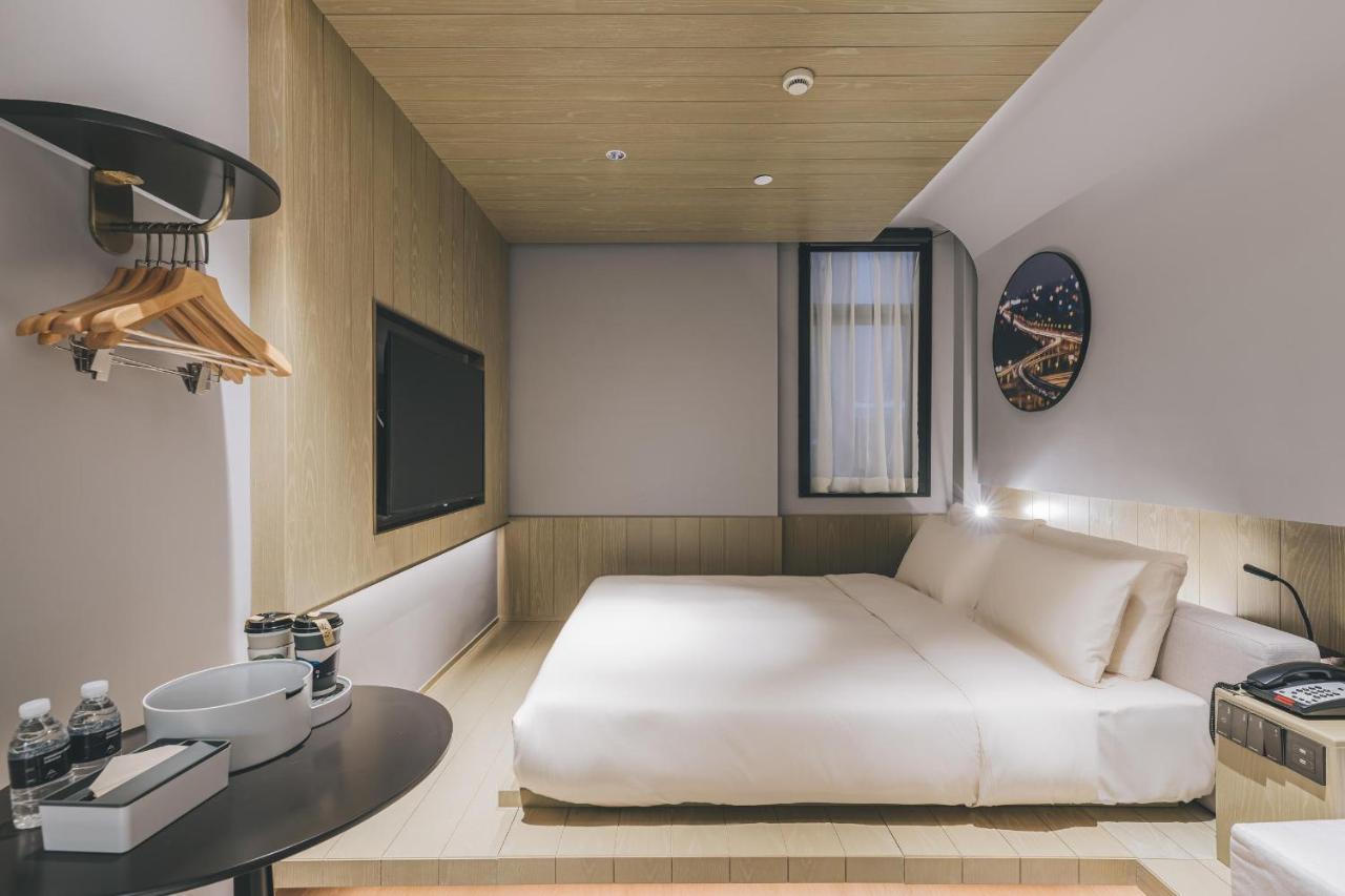 Atour X Hotel The Bund East Nanjing Road Шанхай Екстериор снимка
