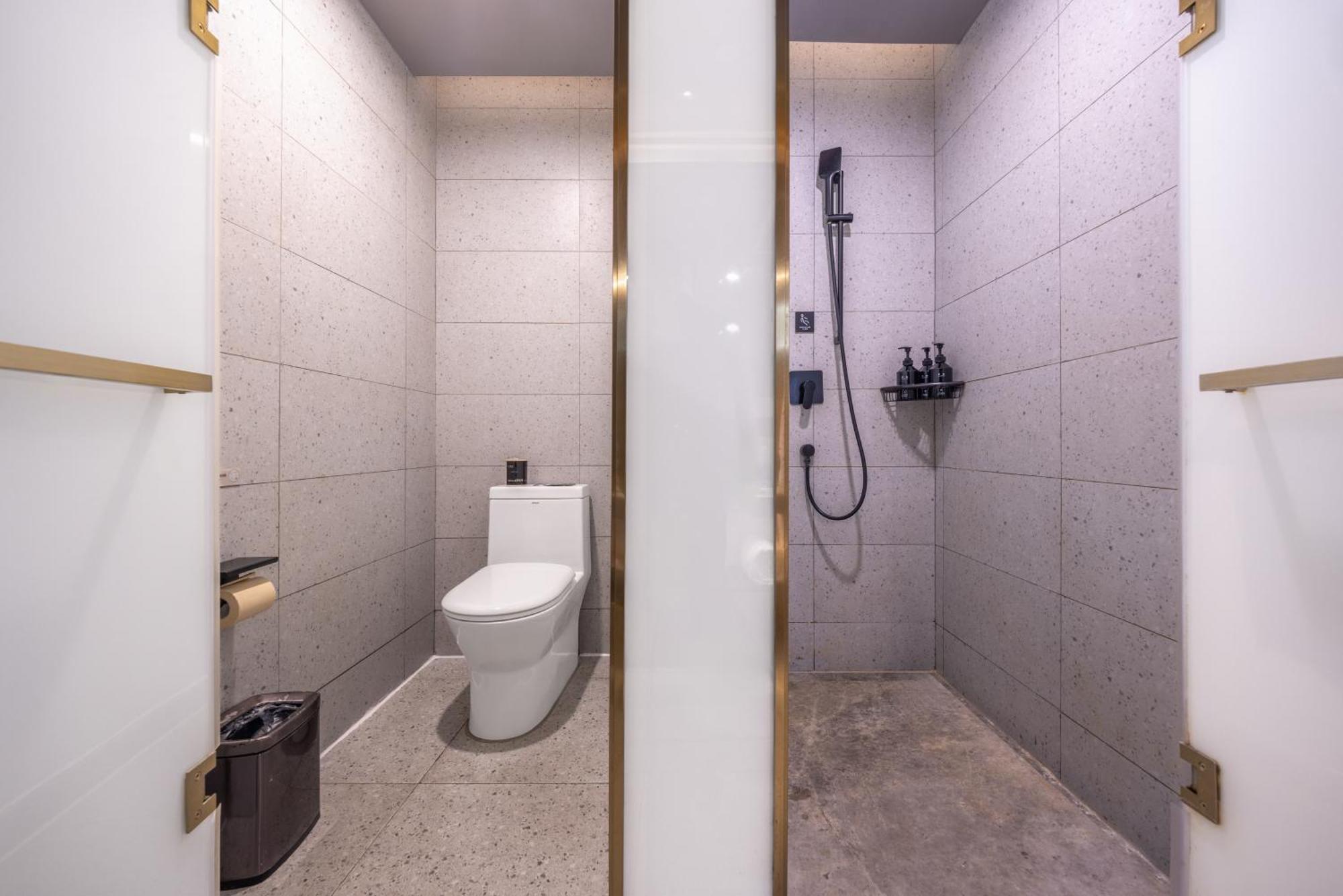Atour X Hotel The Bund East Nanjing Road Шанхай Екстериор снимка