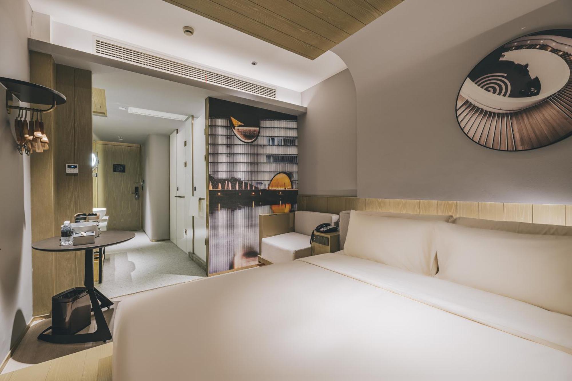 Atour X Hotel The Bund East Nanjing Road Шанхай Екстериор снимка