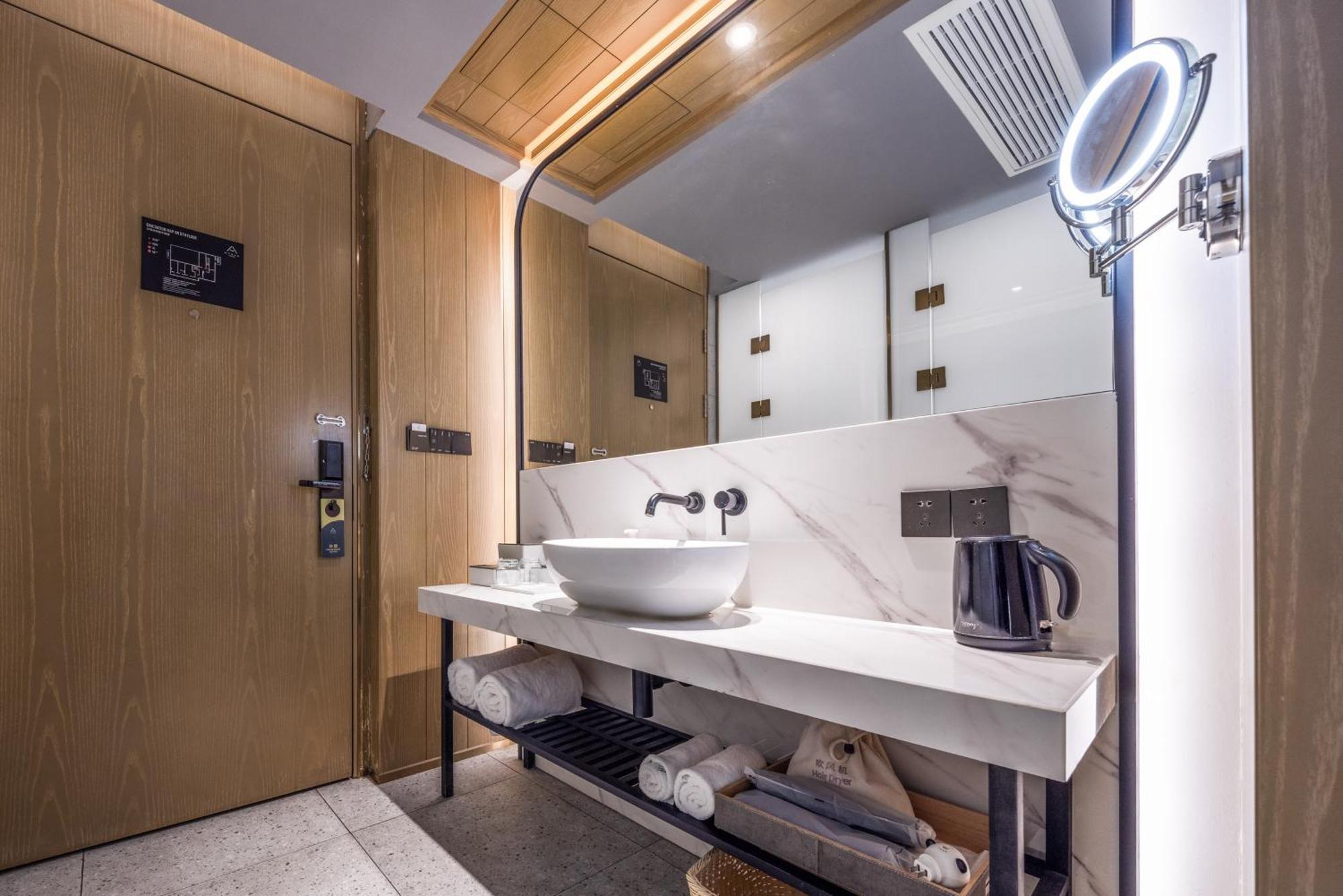 Atour X Hotel The Bund East Nanjing Road Шанхай Екстериор снимка