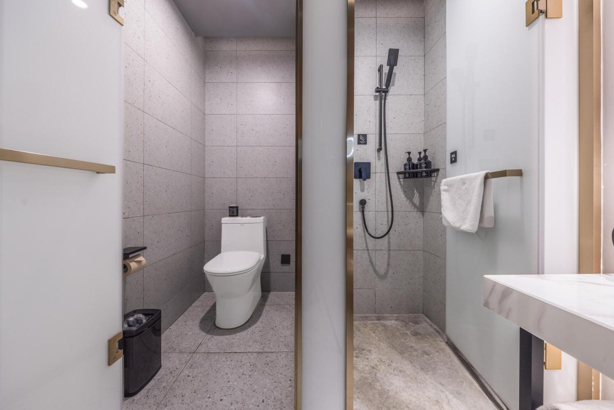 Atour X Hotel The Bund East Nanjing Road Шанхай Екстериор снимка